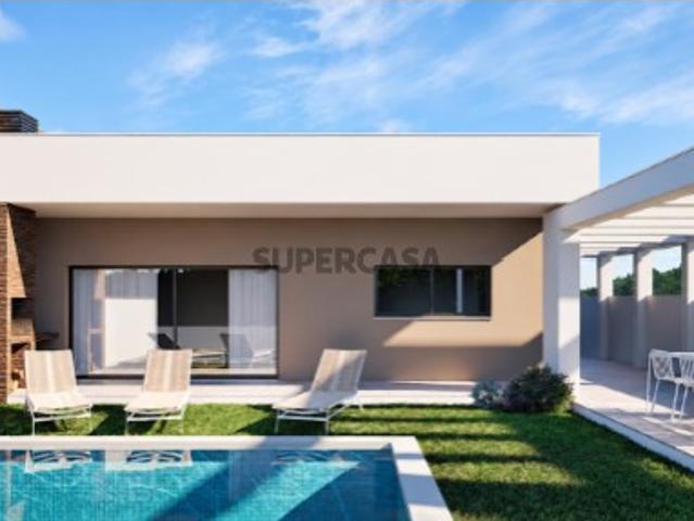 R369 Moradia T4 + Piscina no centro Fernão Ferro