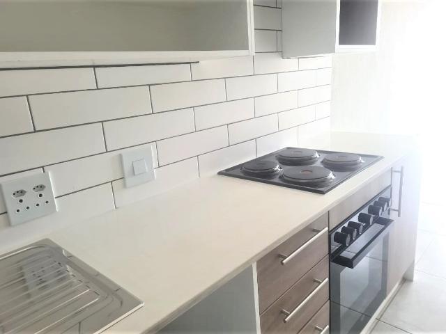 R7,430 pm 2 Bedroom Townhouse To Let in Glen Marais
