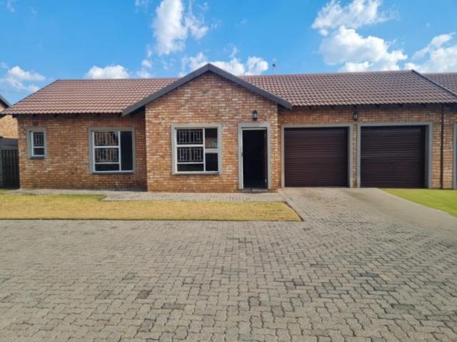 R7 465 | 2 Bedroom Townhouse For Rent in Riversdale, Meyerton