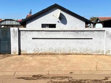 R7 500 | 3 Bedroom House For Rent in Protea Glen, Soweto