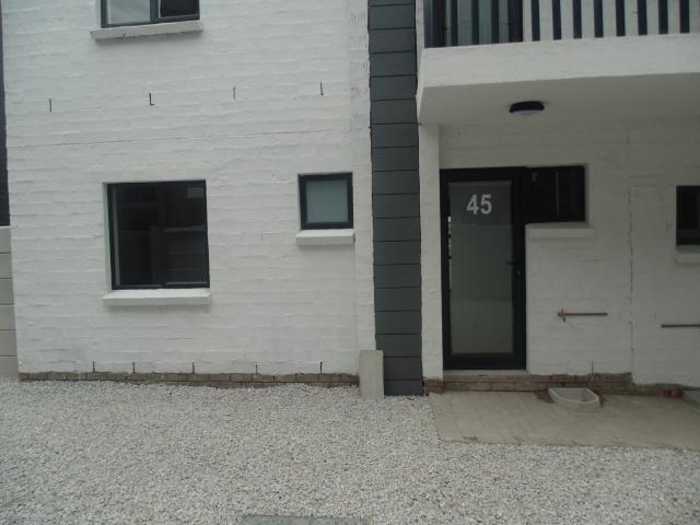 R7,500 pm 2 Bedroom Sectional Title To Let in Overbaakens
