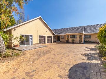Windsor Glen, City of Johannesburg Metropolitan Municipality, Gauteng, South Africa
