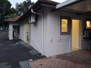 R7 000 | 0.5 Bedroom Apartment / Flat For Rent in Westville, Westville