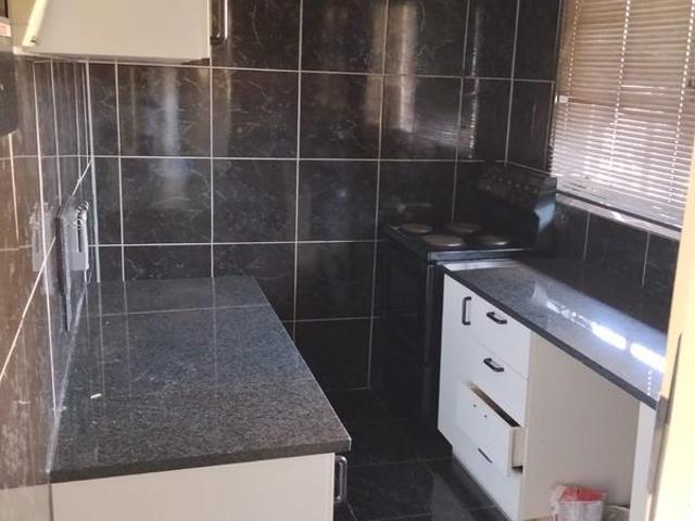 R7 000 | 1 Bedroom Apartment / Flat For Rent in Windsor West, Randburg