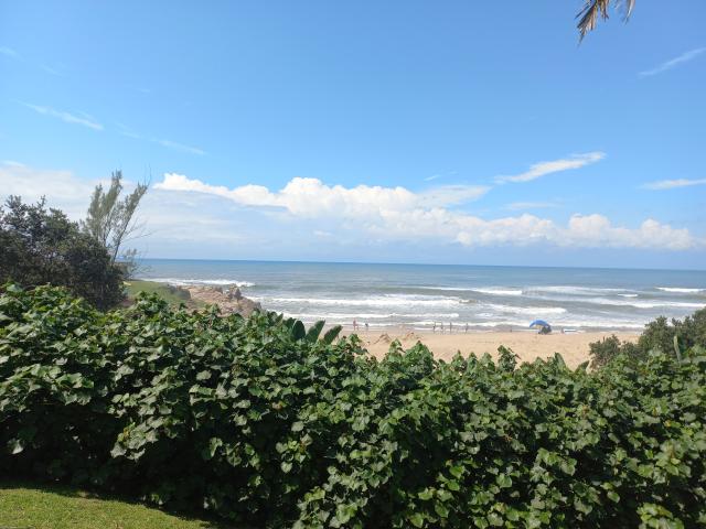 R7,160 pm 2 Bedroom Apartment To Let in Manaba Beach