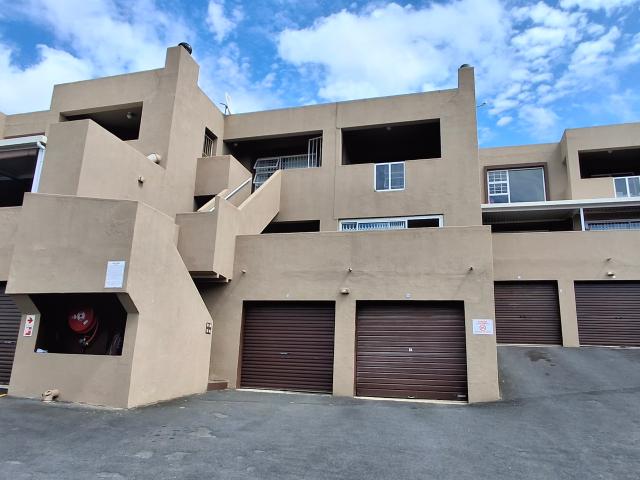 R7,060 pm 2 Bedroom Apartment To Let in Uvongo