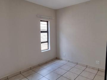 R4,490 pm 1 Bedroom Apartment To Let in Die Bult