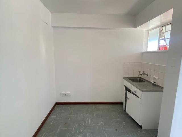 R4 500 | 0.5 Bedroom Apartment / Flat For Rent in Thornton, Cape Town