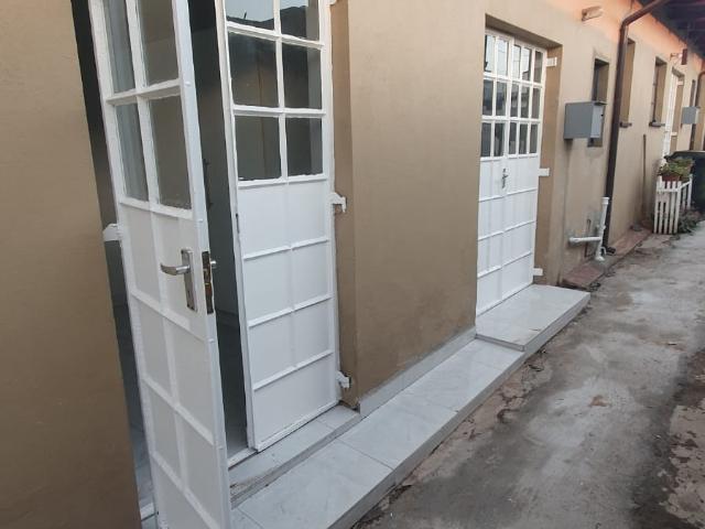 R4 500 | 1 Bedroom Bachelor Unit For Rent in Kensington, Johannesburg