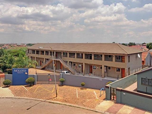 R4 500 | 1 Bedroom Complex For Rent in Protea North, Soweto