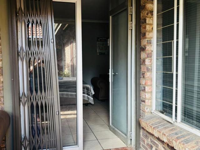 R4 800 | 1 Bedroom Apartment / Flat For Rent in Vanderbijlpark SE 1, Vanderbijlpark