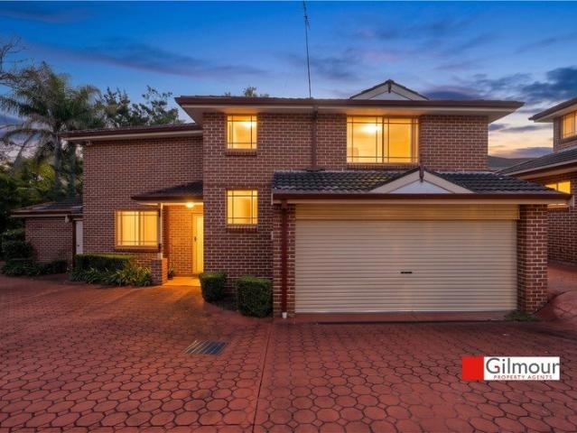 R4 ZONE FREESTANDING TOWNHOUSE IN THE HEART OF CASTLE HILL