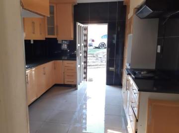 House to rent in Vulamehlo Local Municipality - Parking
