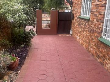 Garsfontein, City of Tshwane Metropolitan Municipality, Gauteng, South Africa