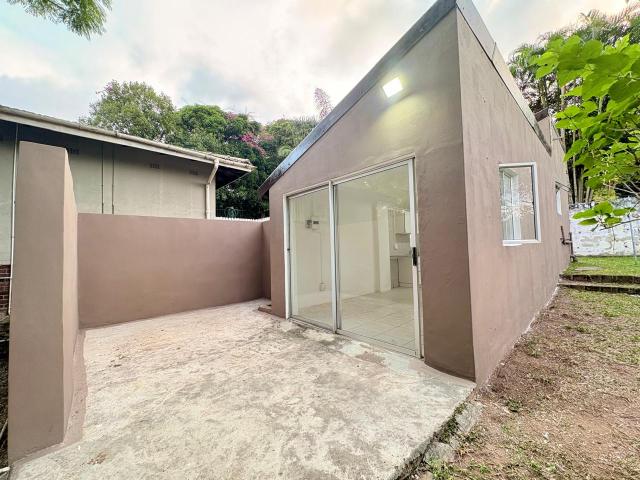 R5,000 pm 1 Bedroom Garden Cottage To Let in Moseley Park