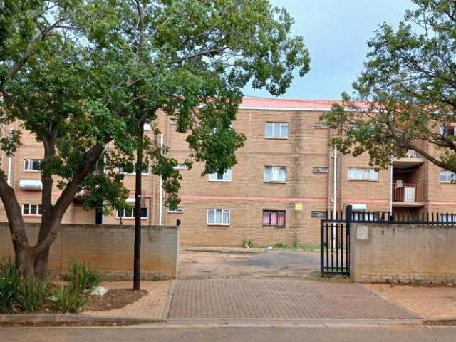 R5 700 | 3 Bedroom Apartment / Flat For Rent in Jabulani, Soweto