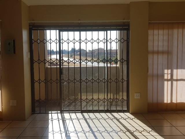 R5,790 pm 2 Bedroom Apartment To Let in Grimbeeck Park