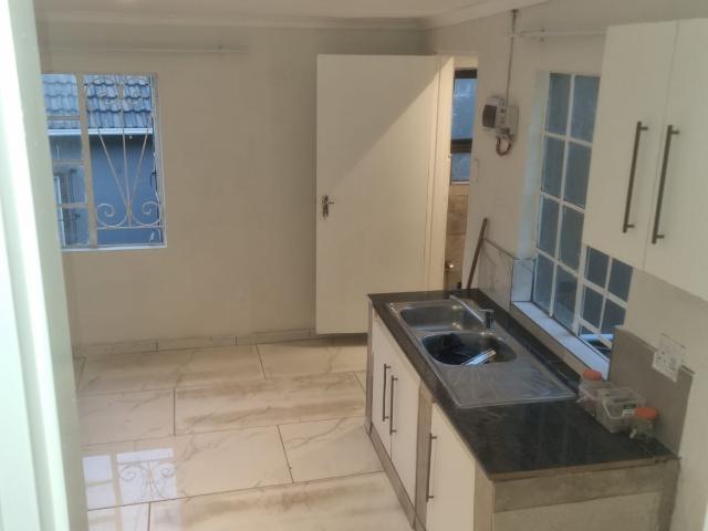 R5 000 | 1 Bedroom Cottage For Rent in Kensington, Johannesburg