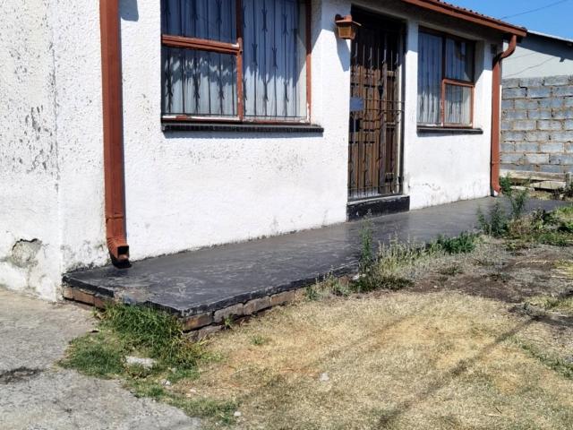 R5 000 | 2 Bedroom House For Rent in Senaoane, Soweto
