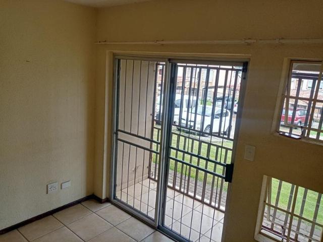 R6 500 | 2 Bedroom Cottage For Rent in Laser Park, Roodepoort