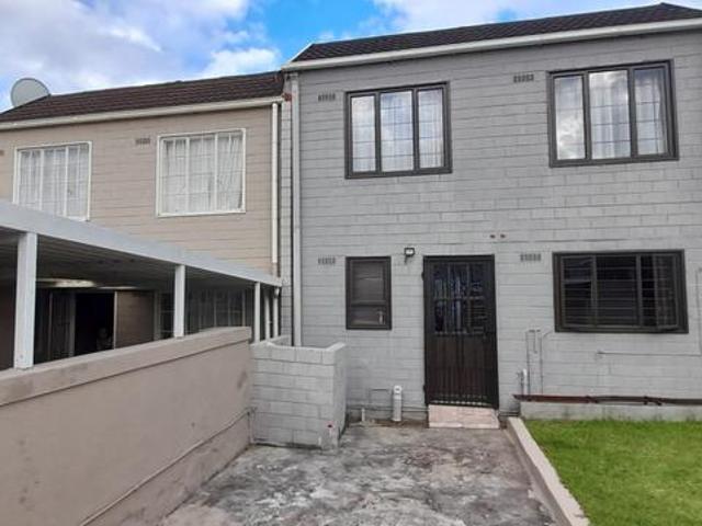 R6 650 | 3 Bedroom House For Rent in Roseneath, Roseneath
