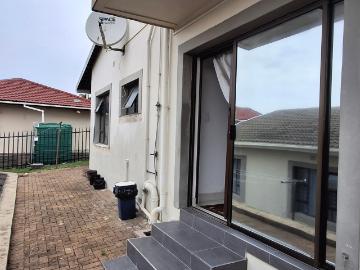 R6,660 pm 2 Bedroom Garden Cottage To Let in Uvongo Beach
