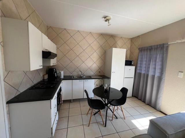 R6 800 | 1 Bedroom Apartment / Flat For Rent in Weltevreden Park, Roodepoort