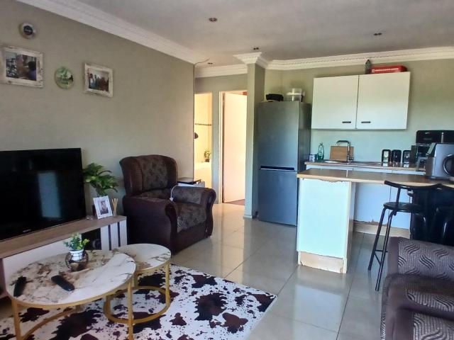 R6 800 | 2 Bedroom Apartment / Flat For Rent in Woodhaven, Durban