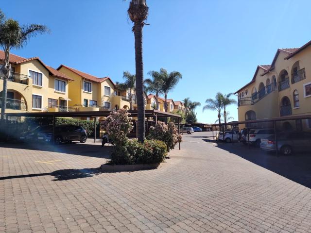 R6 900 | 2 Bedroom Apartment / Flat For Rent in Sundowner, Randburg