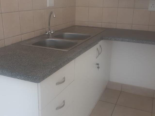R6 000 | 1 Bedroom Cottage For Rent in Highlands North, Johannesburg
