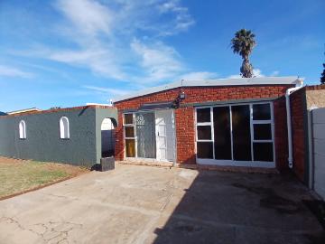 R6,000 pm 1 Bedroom Apartment To Let in Campher Park