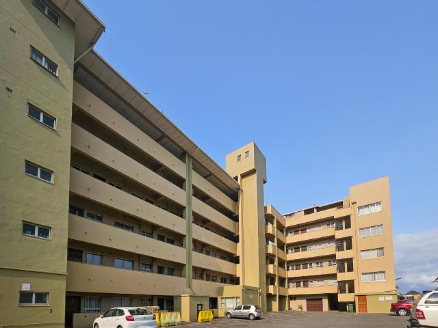 R6,000 pm 1 Bedroom Apartment Block To Let in Amanzimtoti