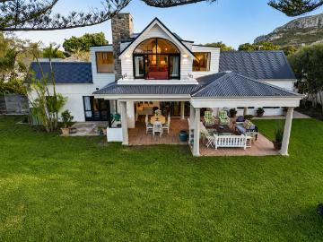 R75,000 pm 4 Bedroom Freestanding To Let in Eastcliff