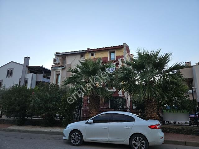 R82 Çiğli Yurtkent Sitesinde Fırsat Tripleks Villa !
