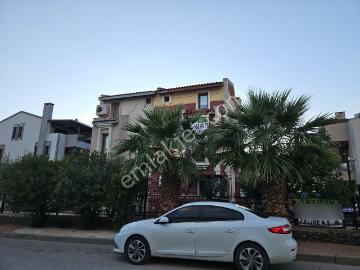 R82 Çiğli Yurtkent Sitesinde Fırsat Tripleks Villa !