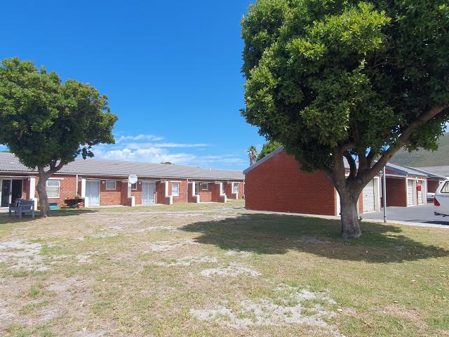 R8,950 pm 1 Bedroom Apartment To Let in Westcliff