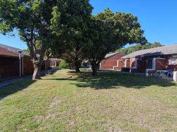 R8,500 pm 1 Bedroom Apartment To Let in Westcliff