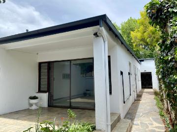 House to rent in Parktown, City of Johannesburg Metropolitan Municipality - Garden