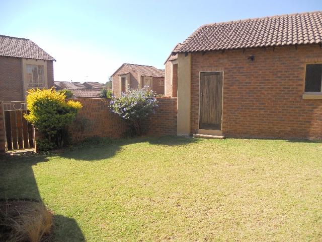 R8 515 | 2 Bedroom Apartment / Flat For Rent in Mooikloof Ridge Estate, Pretoria