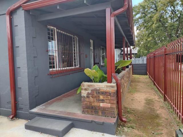 R8 800 | 2 Bedroom House For Rent in Geduld, Springs