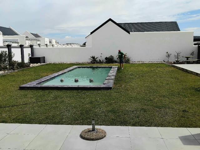 R8,950 pm 1 Bedroom Apartment Block To Let in Laguna