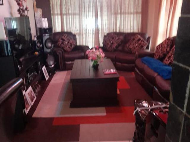 R8 000 | 2 Bedroom Apartment / Flat For Rent in South Crest, Alberton