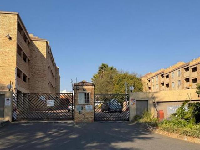 R8 000 | 2 Bedroom Apartment / Flat For Rent in Wilro Park, Roodepoort