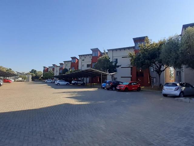 R8 250 | 2 Bedroom Apartment / Flat For Rent in Rooihuiskraal North, Centurion