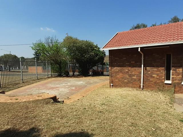 R8 280 | 4 Bedroom House For Rent in Erasmia, Centurion
