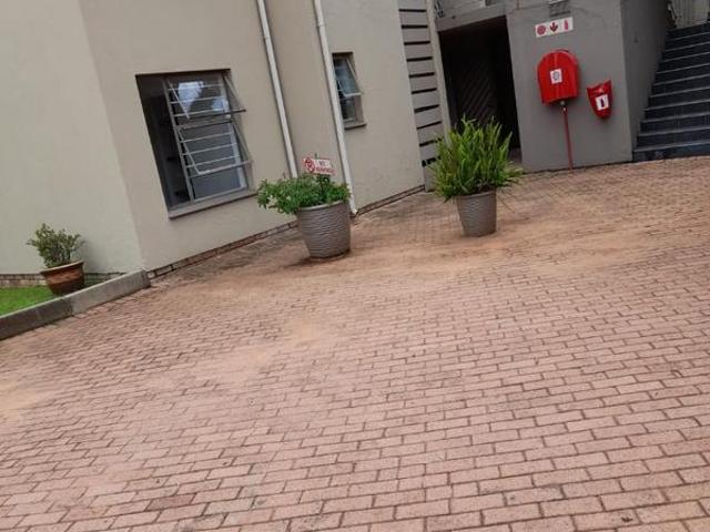 R9 500 | Apartment / Flat For Rent in Bedford Gardens, Bedfordview