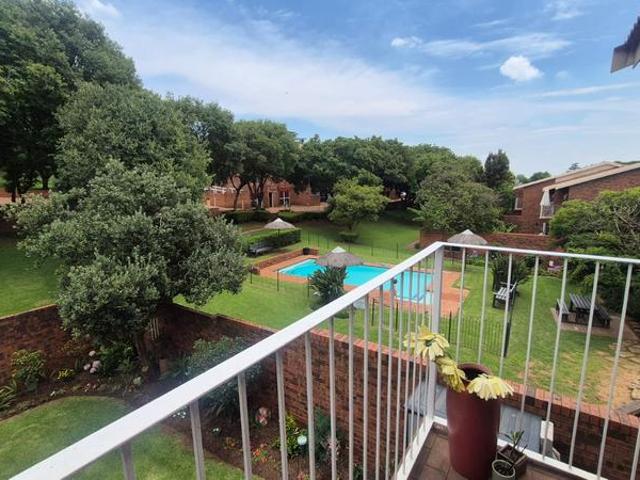 R9 800 | 2 Bedroom Apartment / Flat For Rent in Northcliff, Johannesburg