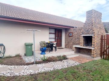 R9,000 pm 2 Bedroom Apartment To Let in Saldanha Central