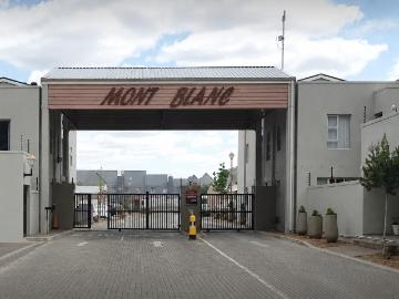 R9,000 pm 2 Bedroom Apartment To Let in Whispering Pines