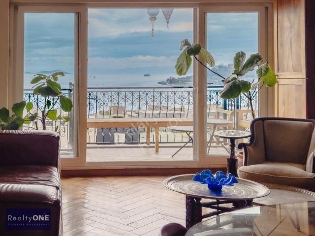 R one 1+1 Rental Flat İn Cihangir With Amazing Bosphorus View